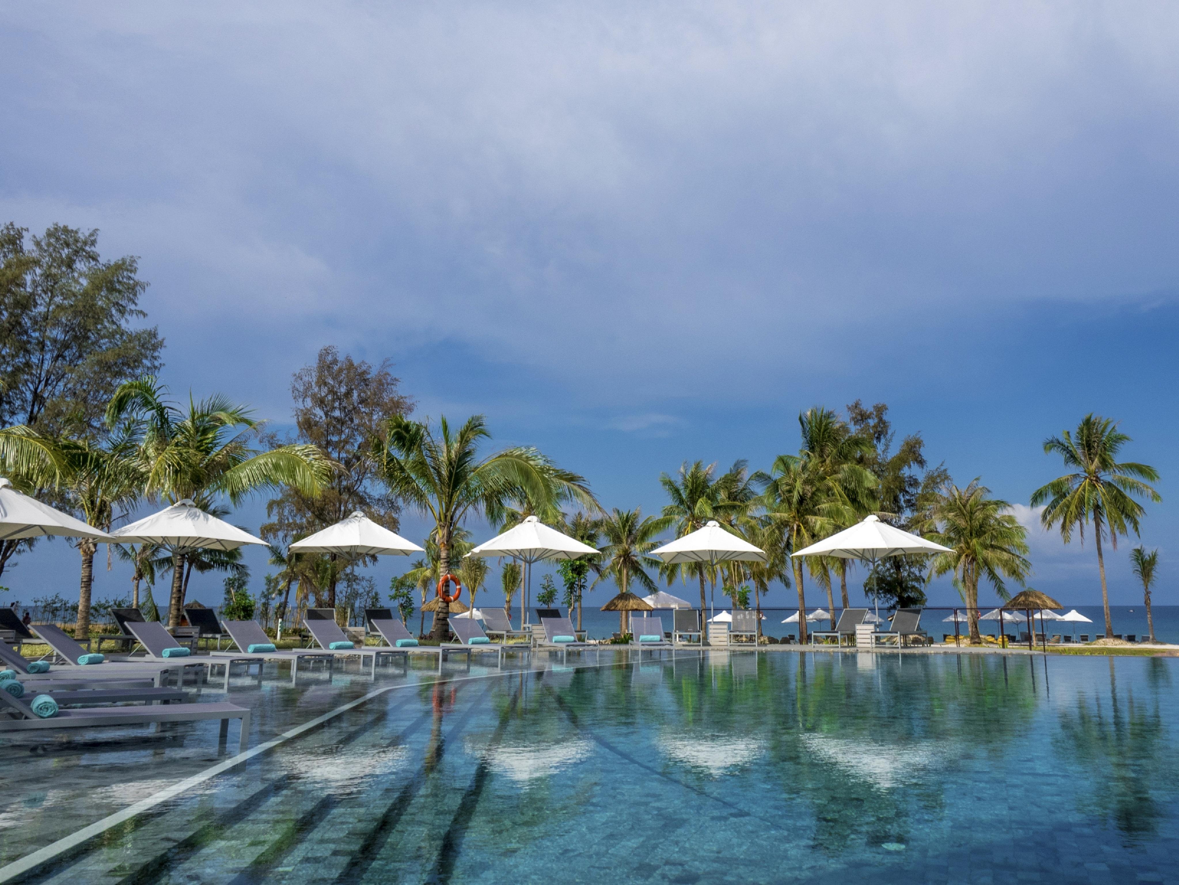 SOL by Meliá Phu Quoc Exterior foto Infinity pool at the resort