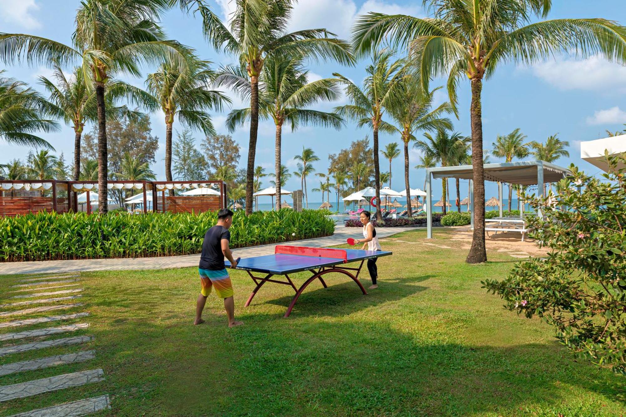 SOL by Meliá Phu Quoc Exterior foto Table tennis at Vinpearl Hotel Nha Trang